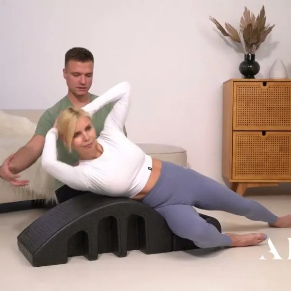 Тренировка Пилатес. Упражнение Side Sit Up (Spine Corrector)